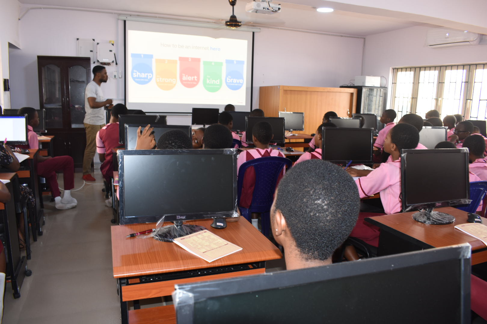 Teaching the "Be Internet Awesome" online safety curriculum in a school computer lab
